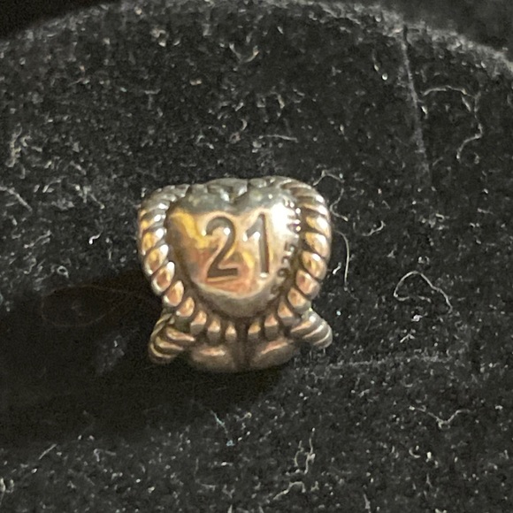 Authentic Pandora Retired 21 celebration charm in sterling silver 💖 - Picture 3 of 3